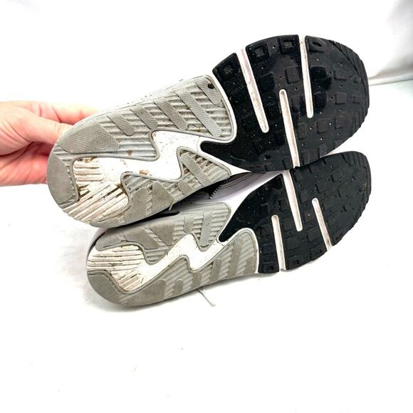 Nike Air Max Excee White University Red Women’s Size 7 Kids 5 - Picture 6 of 7